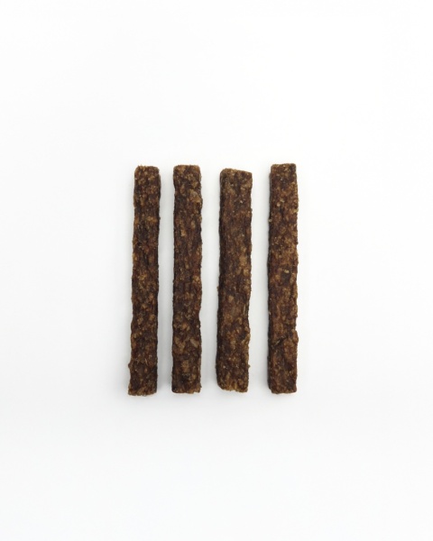 Naturalny przysmak dla psa – baton wołowy 99%, opakowanie 150 g